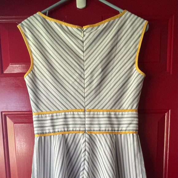 London Times white striped dress Sz  6 - Picture 4 of 4